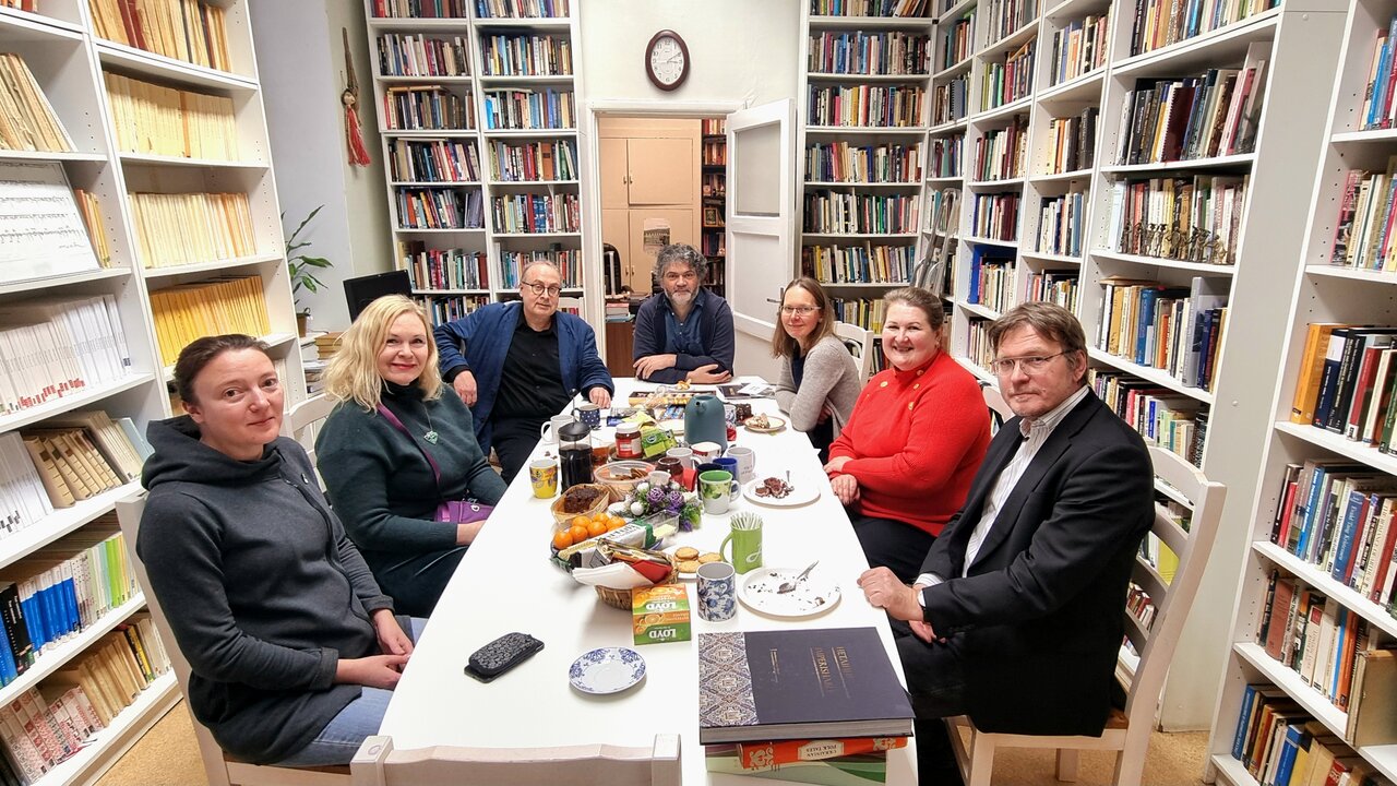 Folkloristid ja orientalistid Ülikooli 16 raamatukogus
